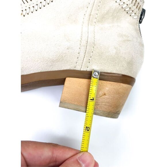 Not‎ Rated Tan Boho V Cut Front Embroidered Suede Booties Size - Picture 10 of 10